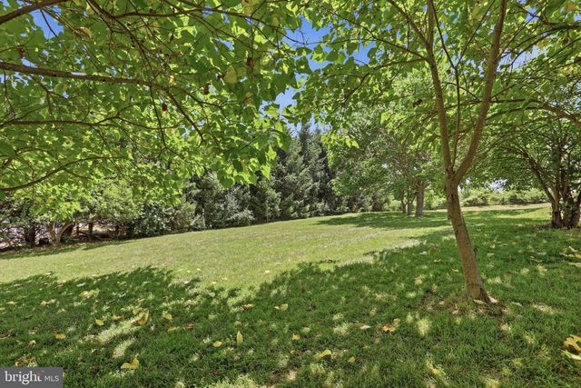 48 LANSING CT, Falling Waters, WV 25419