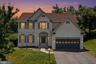 48 LANSING CT, Falling Waters, WV 25419