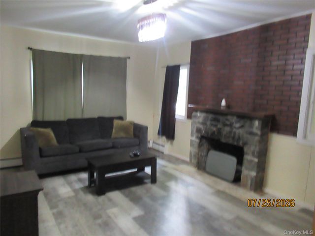 5 Point O Pine 5, Monroe, NY 10950