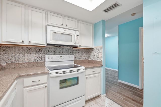 1712 HAMMOCK PINE BOULEVARD 1712, Clearwater, FL 33761