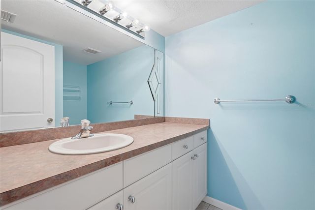 1712 HAMMOCK PINE BOULEVARD 1712, Clearwater, FL 33761