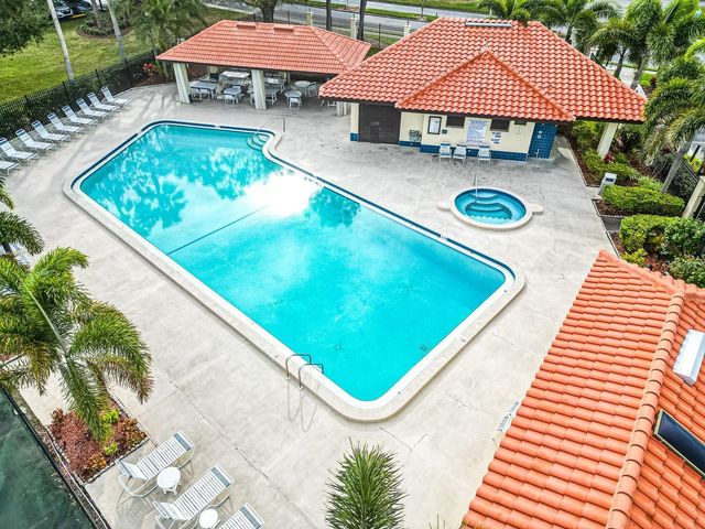 1712 HAMMOCK PINE BOULEVARD 1712, Clearwater, FL 33761