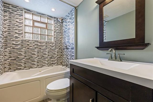 8315 Paseo Boulevard, Kansas City, MO 64131