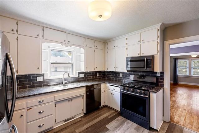8315 Paseo Boulevard, Kansas City, MO 64131