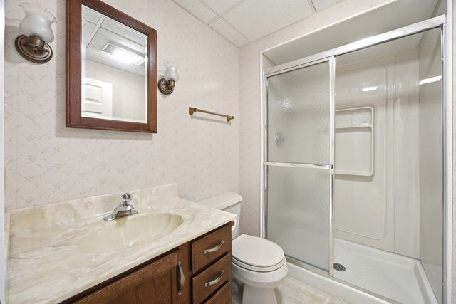 1393 Shire Circle 2, Inverness, IL 60067