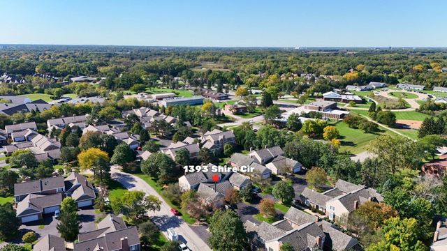 1393 Shire Circle 2, Inverness, IL 60067