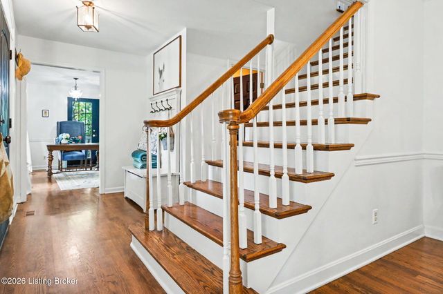 6903 Chartwell Ct, Louisville, KY 40241