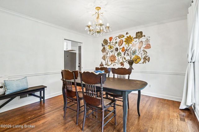 6903 Chartwell Ct, Louisville, KY 40241