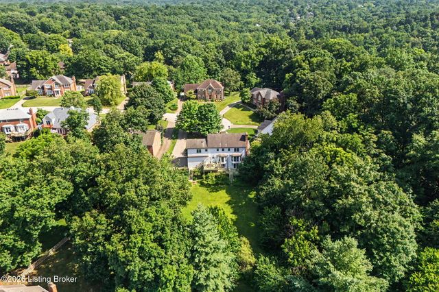 6903 Chartwell Ct, Louisville, KY 40241
