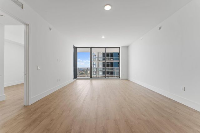 220 Lake Shore Drive 1219, Lake Park, FL 33403