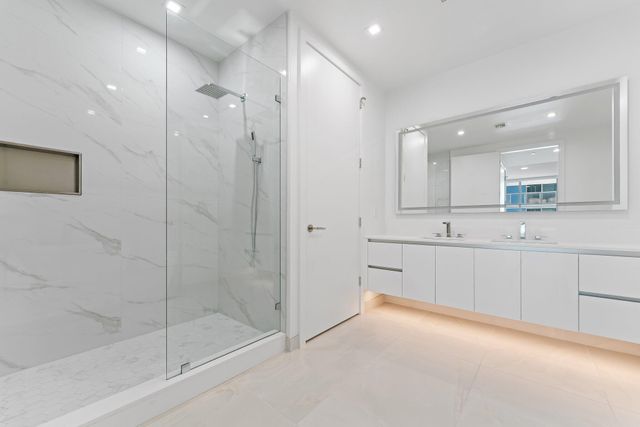 220 Lake Shore Drive 1219, Lake Park, FL 33403