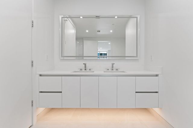 220 Lake Shore Drive 1219, Lake Park, FL 33403