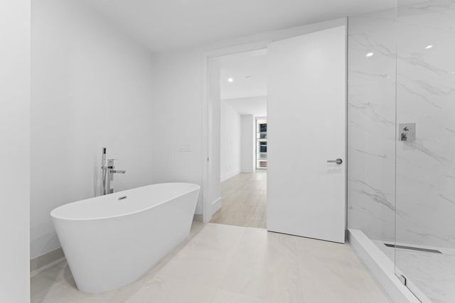 220 Lake Shore Drive 1219, Lake Park, FL 33403