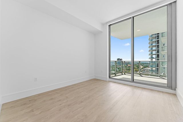 220 Lake Shore Drive 1219, Lake Park, FL 33403