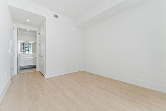 220 Lake Shore Drive 1219, Lake Park, FL 33403