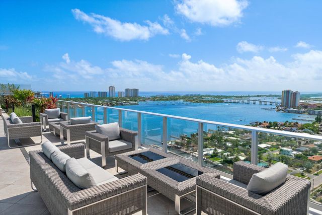 220 Lake Shore Drive 1219, Lake Park, FL 33403