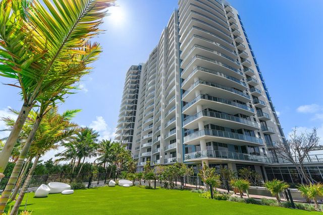 220 Lake Shore Drive 1219, Lake Park, FL 33403