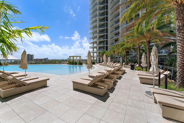 220 Lake Shore Drive 1219, Lake Park, FL 33403