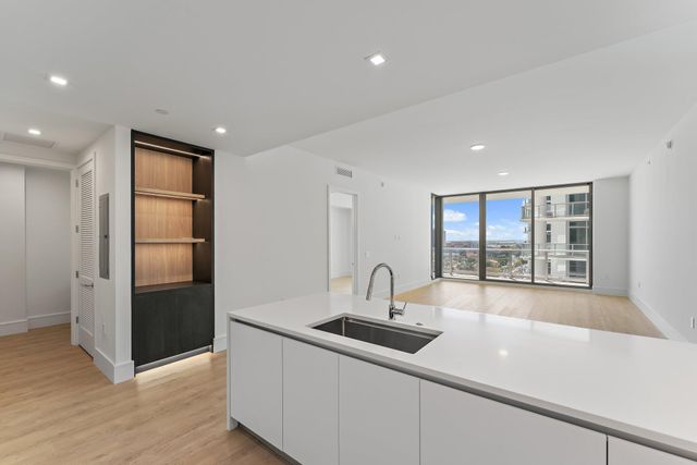 220 Lake Shore Drive 1219, Lake Park, FL 33403