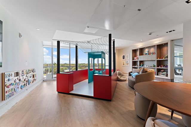 220 Lake Shore Drive 1219, Lake Park, FL 33403