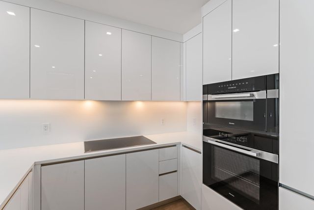 220 Lake Shore Drive 1219, Lake Park, FL 33403