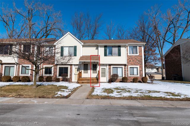 17437 Utica Oaks Lane, Roseville, MI 48066