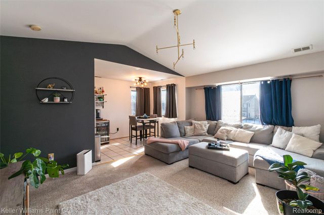 17437 Utica Oaks Lane, Roseville, MI 48066