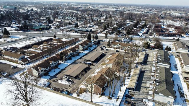 17437 Utica Oaks Lane, Roseville, MI 48066