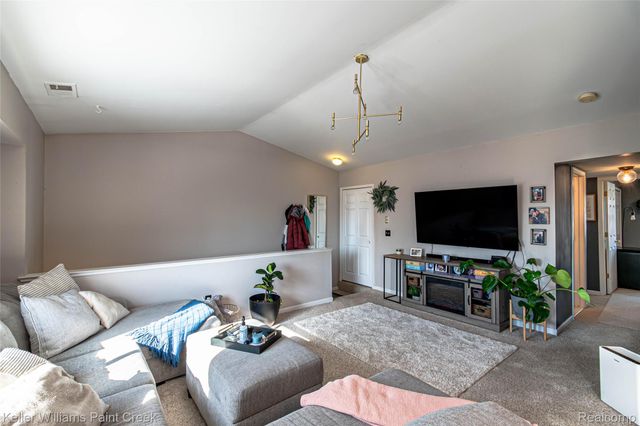 17437 Utica Oaks Lane, Roseville, MI 48066