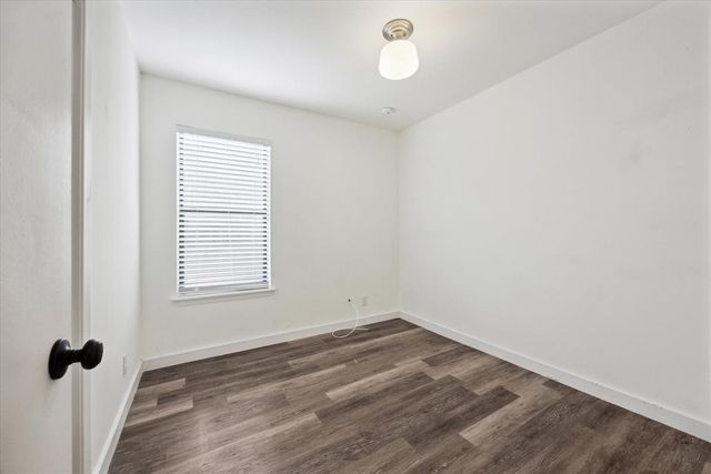 300 Tilbury LN, Austin, TX 78745