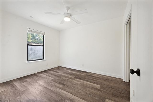 300 Tilbury LN, Austin, TX 78745