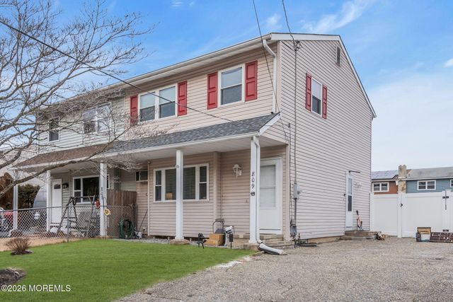 809 Birch Street, Lakehurst, NJ 08733