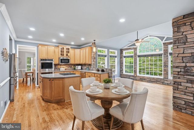 15405 MILTON HALL PL, Manassas, VA 20112