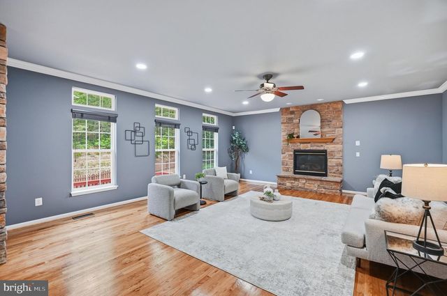 15405 MILTON HALL PL, Manassas, VA 20112