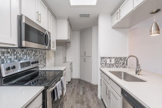 1108 Riverchase Lane 202, Arlington, TX 76011