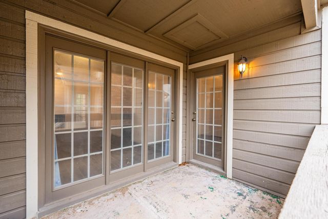 1108 Riverchase Lane 202, Arlington, TX 76011