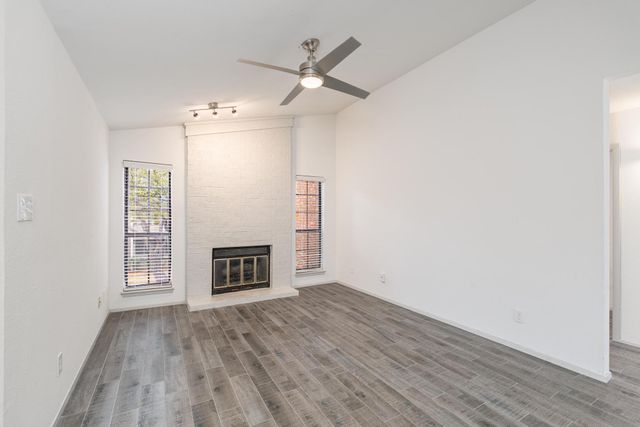 1108 Riverchase Lane 202, Arlington, TX 76011