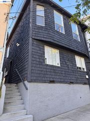 2025 East 20th St A (upper), Oakland, CA 94606