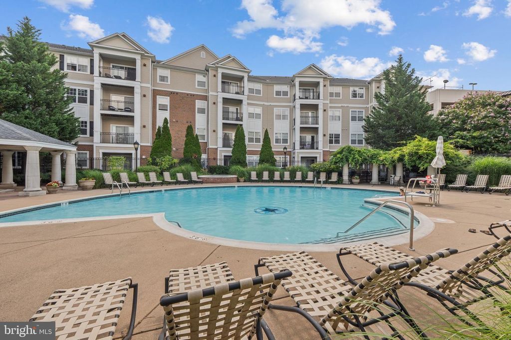 12953 CENTRE PARK CIR #218, Herndon, VA 20171