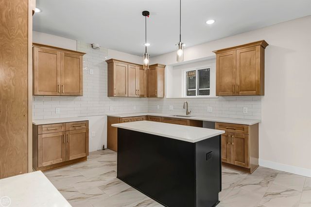 6519 Jamie Lane, Grand Blanc, MI 48439