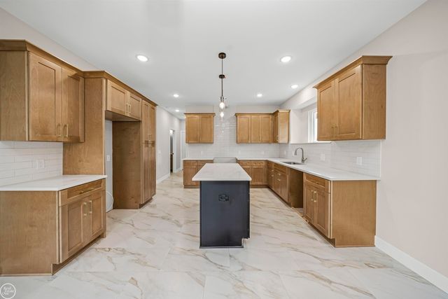 6519 Jamie Lane, Grand Blanc, MI 48439