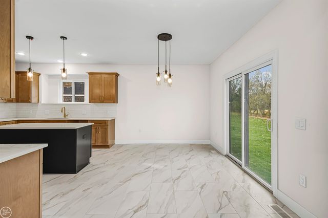 6519 Jamie Lane, Grand Blanc, MI 48439