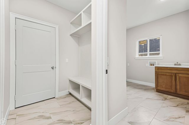 6519 Jamie Lane, Grand Blanc, MI 48439