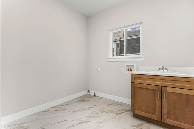 6519 Jamie Lane, Grand Blanc, MI 48439