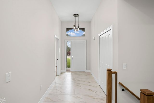 6519 Jamie Lane, Grand Blanc, MI 48439