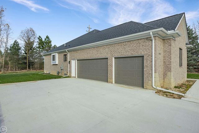 6519 Jamie Lane, Grand Blanc, MI 48439