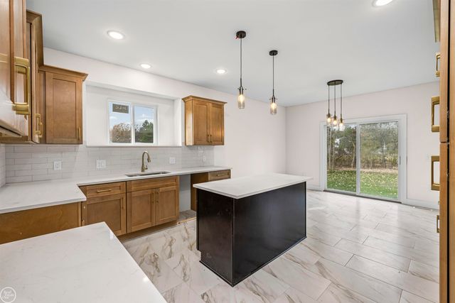 6519 Jamie Lane, Grand Blanc, MI 48439