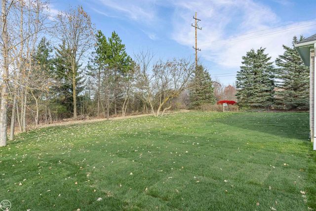 6519 Jamie Lane, Grand Blanc, MI 48439