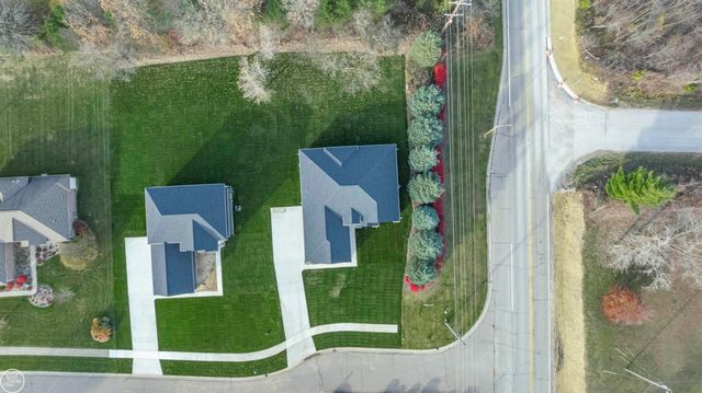 6519 Jamie Lane, Grand Blanc, MI 48439