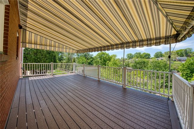 226 Coleen Dr, Pleasant Hills, PA 15236